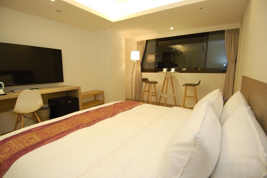 Season 5 Inn Luodong Rom bilde