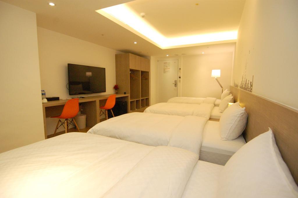 Season 5 Inn Luodong Rom bilde